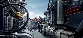 well-industry-fracking-truck-fs-xs.jpg